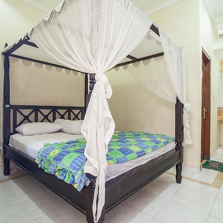 سمينياك Lori Beach Inn الغرفة الصورة