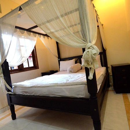 سمينياك Lori Beach Inn المظهر الخارجي الصورة