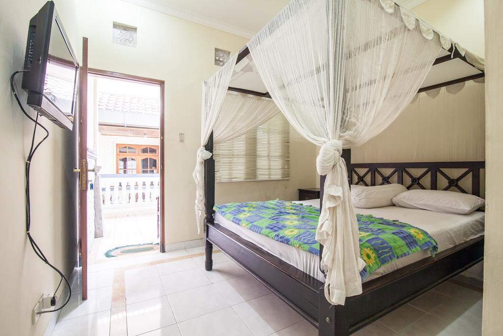سمينياك Lori Beach Inn الغرفة الصورة
