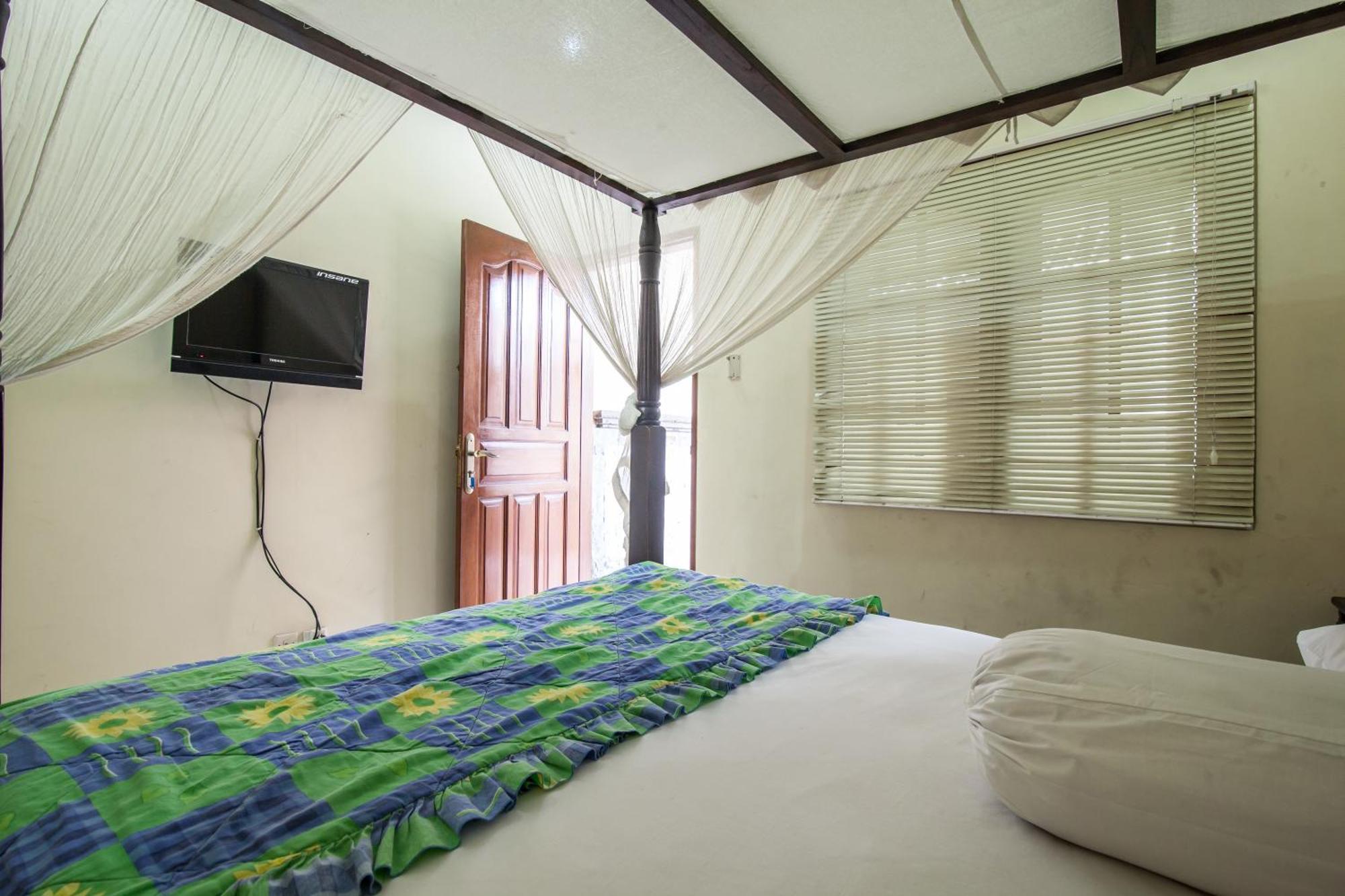 سمينياك Lori Beach Inn المظهر الخارجي الصورة