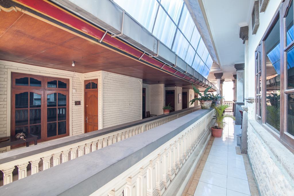 سمينياك Lori Beach Inn المظهر الخارجي الصورة