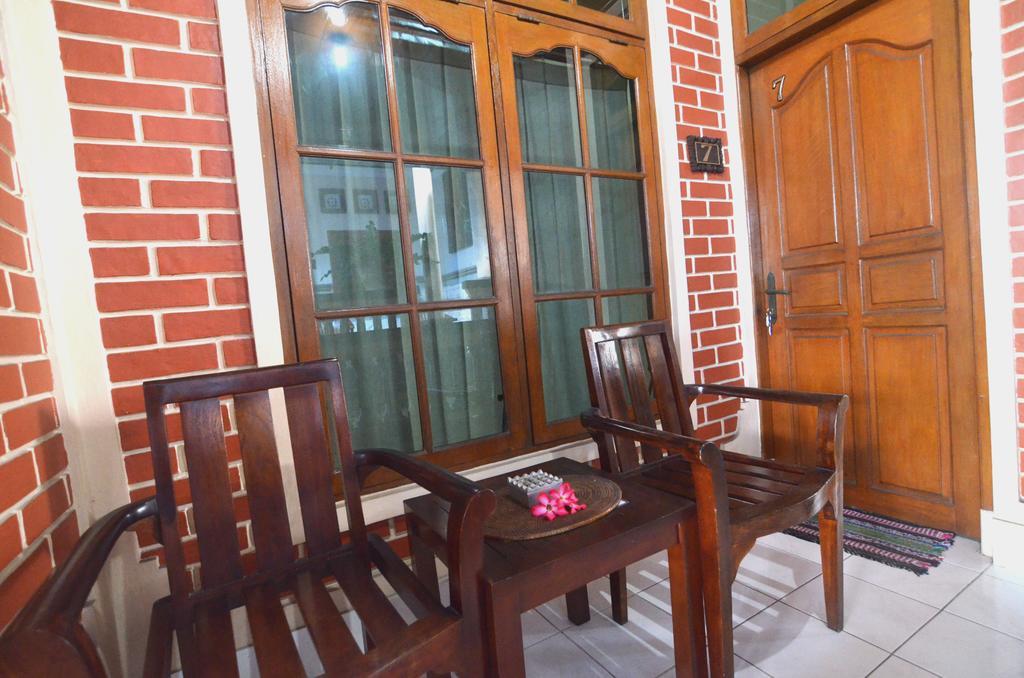 سمينياك Lori Beach Inn المظهر الخارجي الصورة