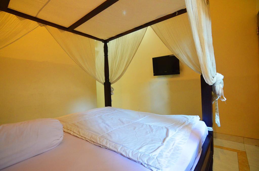 سمينياك Lori Beach Inn المظهر الخارجي الصورة