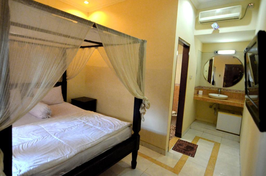 سمينياك Lori Beach Inn المظهر الخارجي الصورة