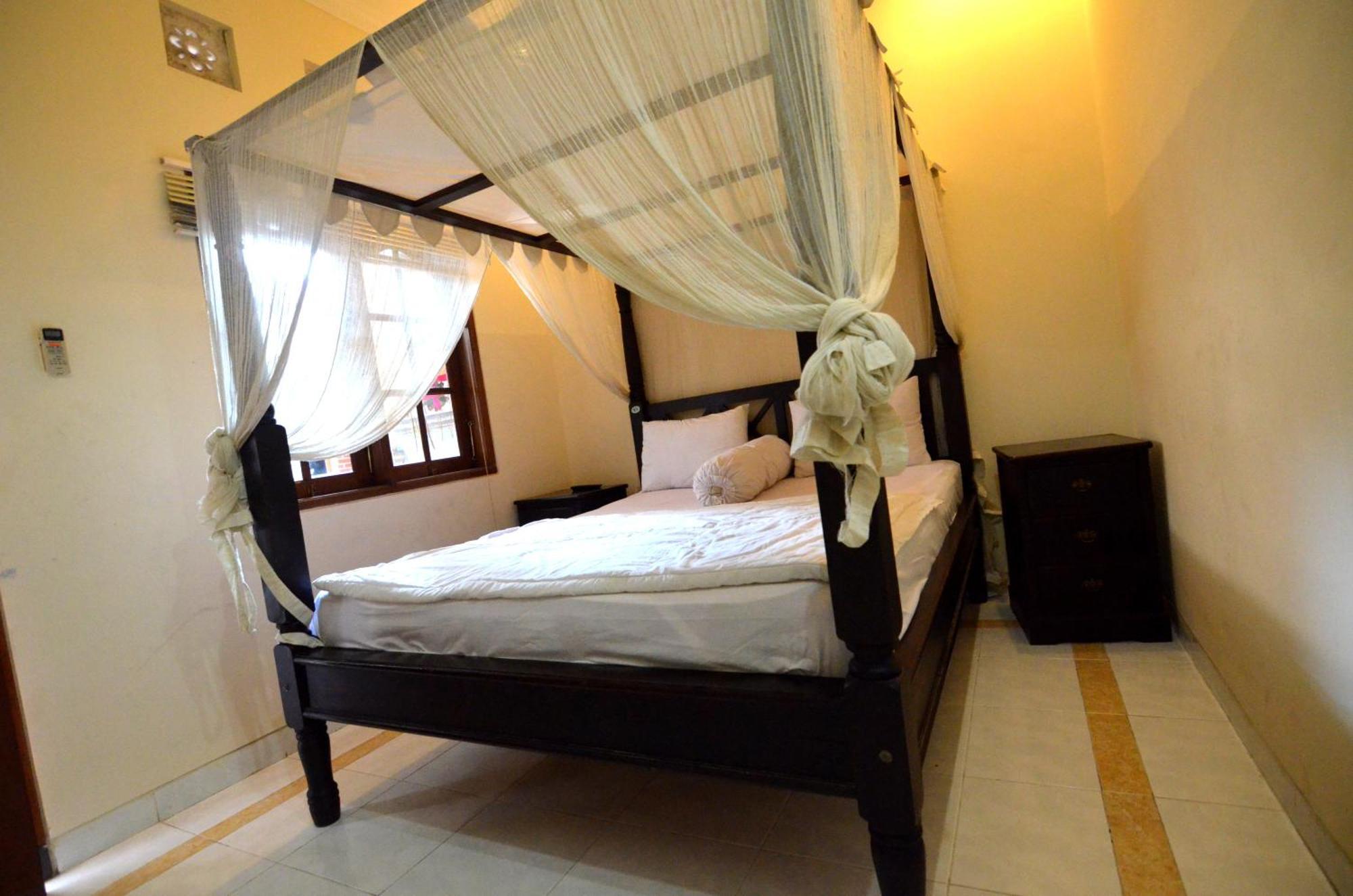 سمينياك Lori Beach Inn المظهر الخارجي الصورة